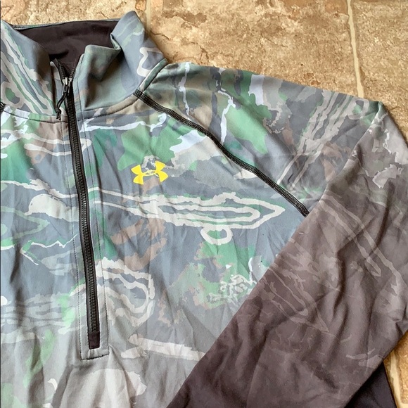 Women’s Under Armour Camo 1/2 zip pullover - Picture 3 of 6